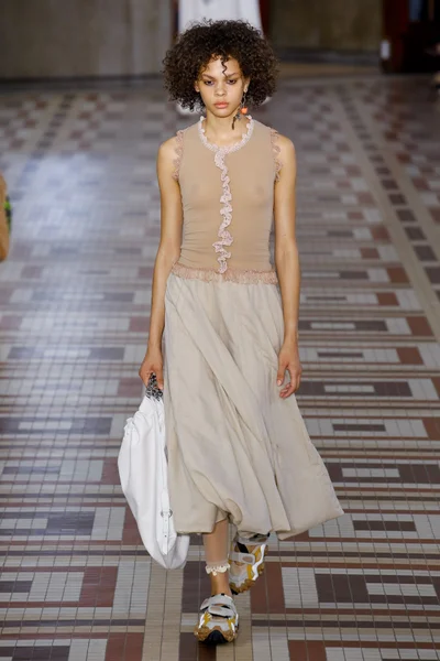Look 12